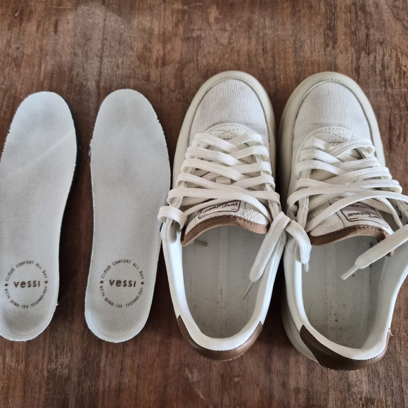 Vessi Courtside Classic Sneakers - Picture 5 of 12